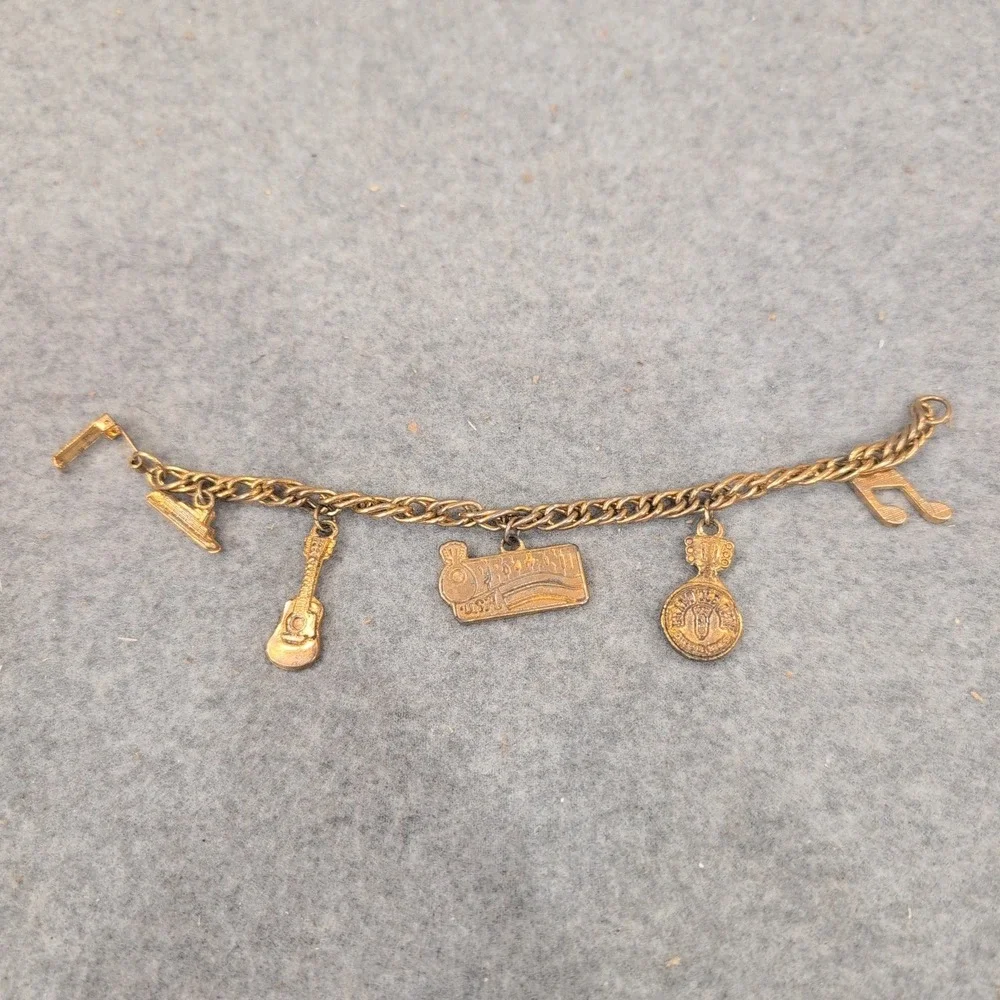 Vintage Nashville Charm Bracelet Grand Ole Opry Opryland USA Gold Tone J1 - Picture 2 of 6